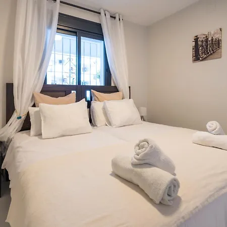 Puerto Banus Two Bedroom Luxurious With Parking Appartement *
