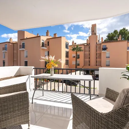 Puerto Banus Two Bedroom Luxurious With Parking